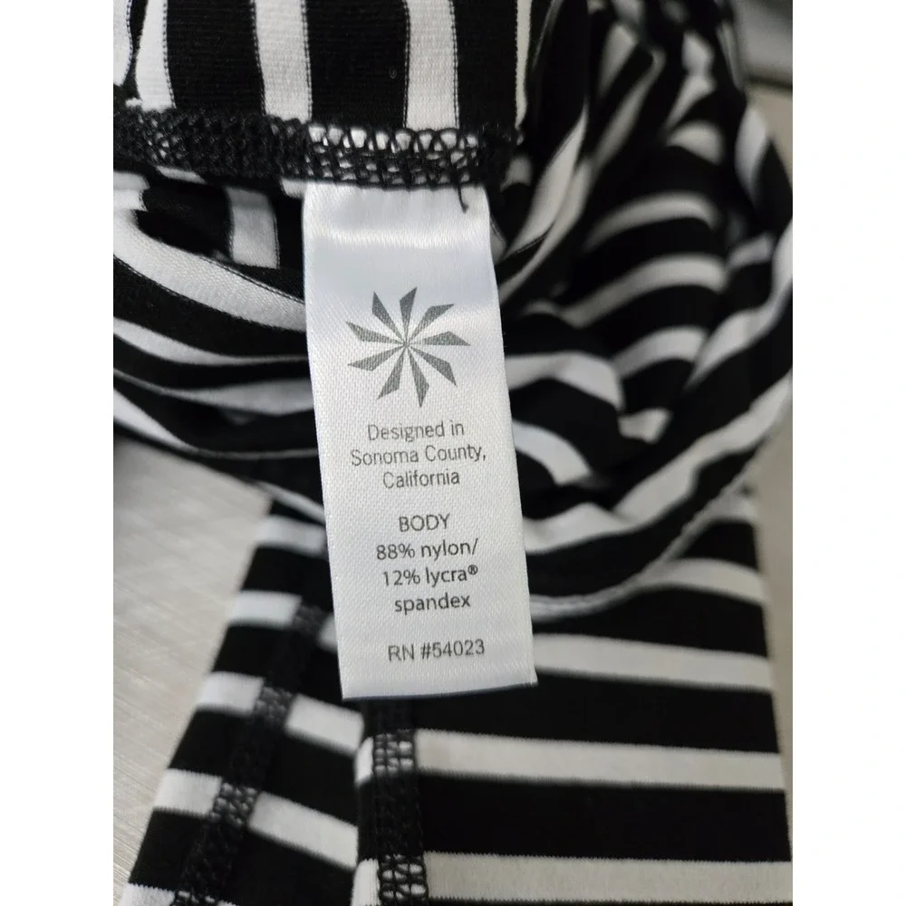 Athleta Womens Black White Striped Ruched Back Cropped‎ Yoga Leggings Small S